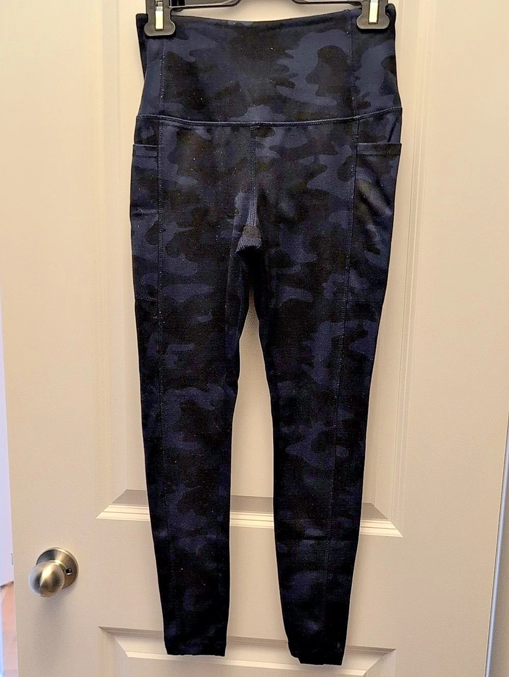 Camo Leggings in Black & Blue